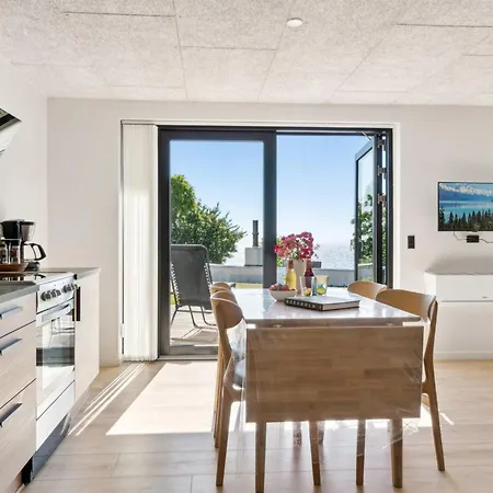 Yari - 50m From The Sea By Interhome *